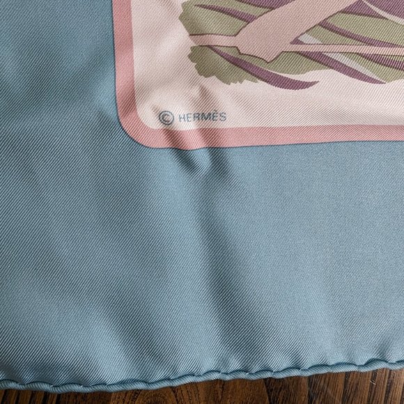 Vintage Hermes Cols Verts Blue Pastel 90 cm Silk Scarf Rare - Picture 3 of 16